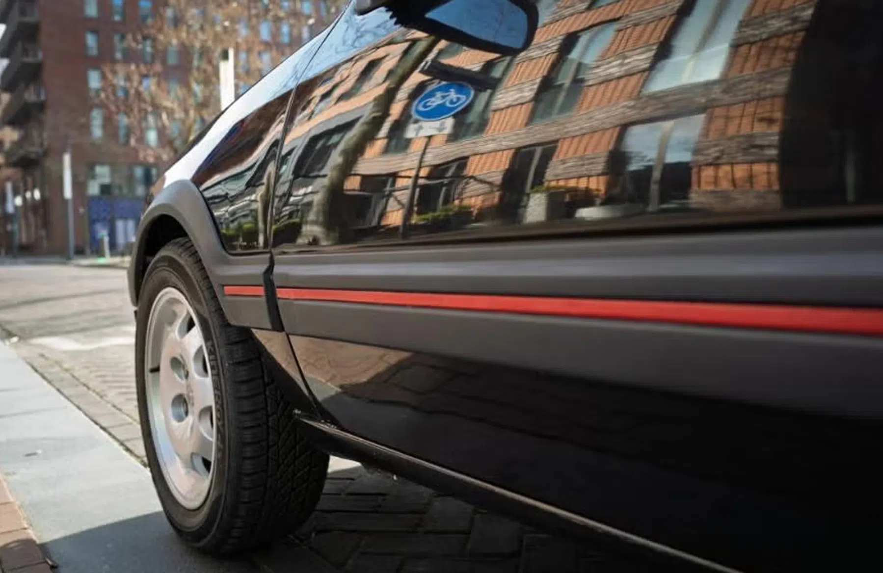 peugeot 205 GTI 1.9 zwart